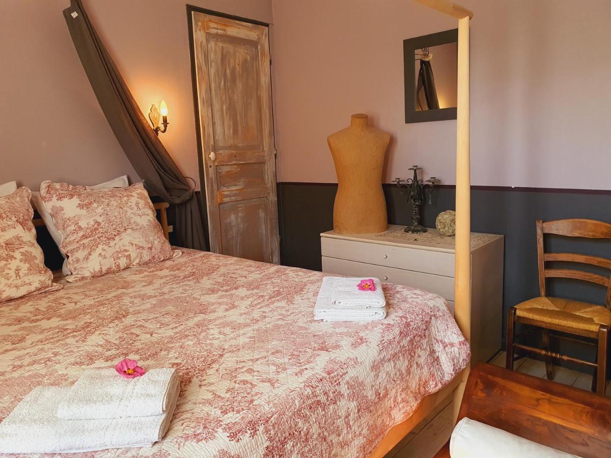 Le Clos Des Pins Claira Exterior photo